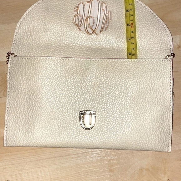 NWOT clutch crossbody bag purse chain strap monogrammed DDM embroidery in cream - Picture 7 of 10